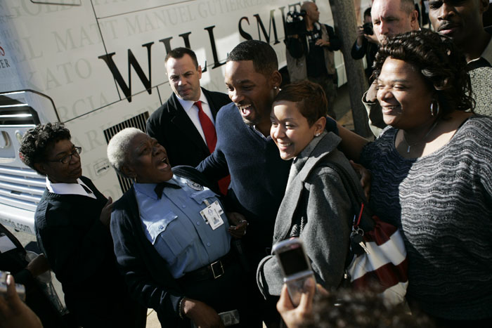 Wednesday, November 19, 2008 Fans embrace Will Smith as he exits the St. Louis Post-Dispatch building Wednesday afternoon. Max Gersh | Post-Dispatch ©2008